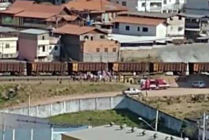 Homem fica gravemente ferido em atropelamento na linha férrea